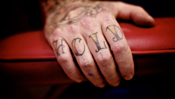 Best tips for choosing the right finger tattoo